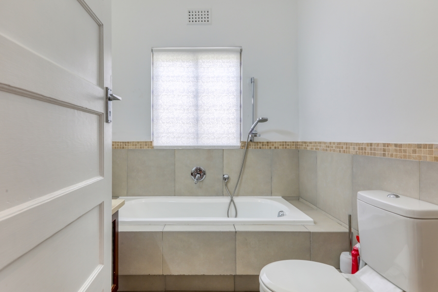 To Let 2 Bedroom Property for Rent in Green Point Western Cape